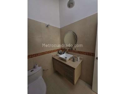 Casa de 5 alcobas en venta en Loma De Las Brujas, Envigado, 204 m² · foto 11 de 15