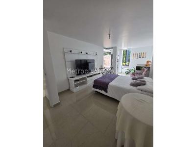 Casa de 5 alcobas en venta en Loma De Las Brujas, Envigado, 204 m² · foto 15 de 15