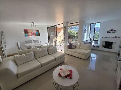 Casa de 5 alcobas en venta en Loma De Las Brujas, Envigado, 204 m² · foto 2 de 15