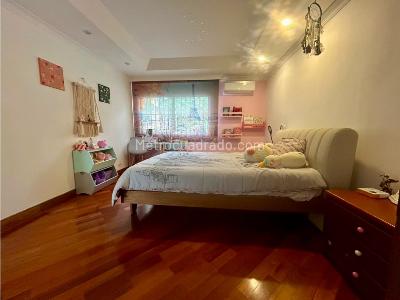 Casa de 4 alcobas en venta en El Poblado, Medellín, 266 m² · foto 15 de 20