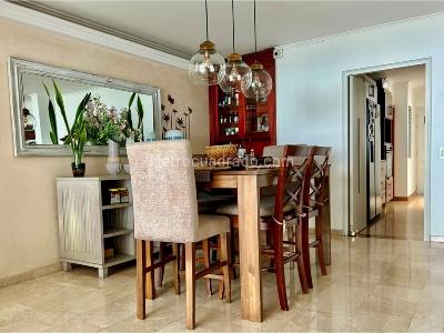 Casa de 4 alcobas en venta en El Poblado, Medellín, 266 m² · foto 2 de 20