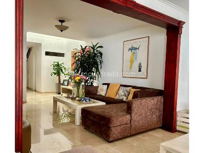 Casa de 4 alcobas en venta en El Poblado, Medellín, 266 m² · foto 3 de 20
