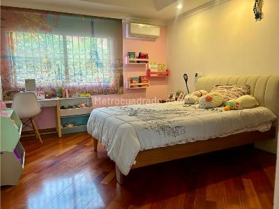 Casa de 4 alcobas en venta en El Poblado, Medellín, 266 m² · foto 9 de 20