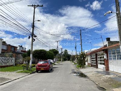 Casa de 5 alcobas en venta en Fuentes Del Dorado, Bogotá, 120 m² · foto 3 de 20