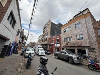 Casa de 5 alcobas en venta en Ricaurte, Bogotá, 370 m² · foto 3 de 20