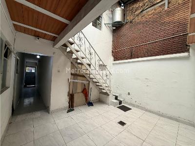 Casa de 5 alcobas en venta en Ricaurte, Bogotá, 370 m² · foto 10 de 20