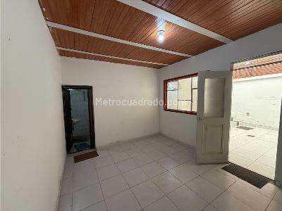 Casa de 5 alcobas en venta en Ricaurte, Bogotá, 370 m² · foto 11 de 20