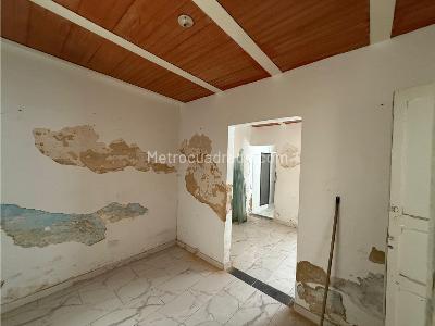 Casa de 5 alcobas en venta en Ricaurte, Bogotá, 370 m² · foto 15 de 20