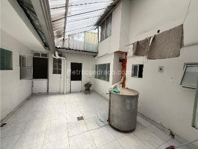 Casa de 5 alcobas en venta en Ricaurte, Bogotá, 370 m² · foto 19 de 20