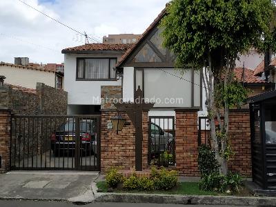 Casa de 4 alcobas en venta en Aticos De La Colina, Bogotá, 268 m² · foto 3 de 20