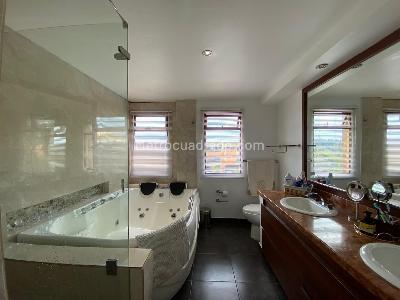 Apartamento de 4 alcobas en venta en Cerros Altos De Suba, Bogotá, 200 m² · foto 10 de 20