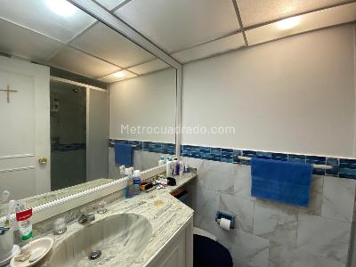 Casa de 5 alcobas en venta en Prado Veraniego Norte, Bogotá, 300 m² · foto 16 de 20