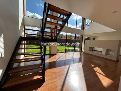 Casa de 4 alcobas en venta en Hacienda Fontanar, Chía, 242 m² · foto 2 de 19