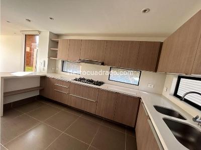 Casa de 4 alcobas en venta en Hacienda Fontanar, Chía, 242 m² · foto 5 de 19