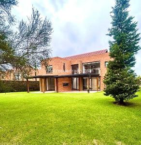 Casa de 3 alcobas en venta en Calahorra, Chía, 252 m² · foto 2 de 20