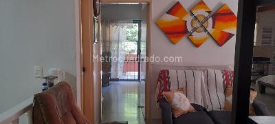 Apartamento de 5 alcobas en venta en Belen Rosales, Medellín, 219 m² · foto 3 de 14