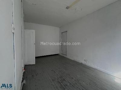 Casa de 4 alcobas en venta en Laureles, Medellín, 383 m² · foto 4 de 11