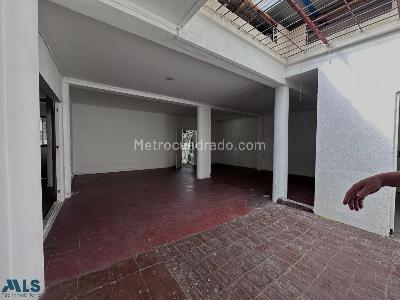 Casa de 4 alcobas en venta en Laureles, Medellín, 383 m² · foto 7 de 11