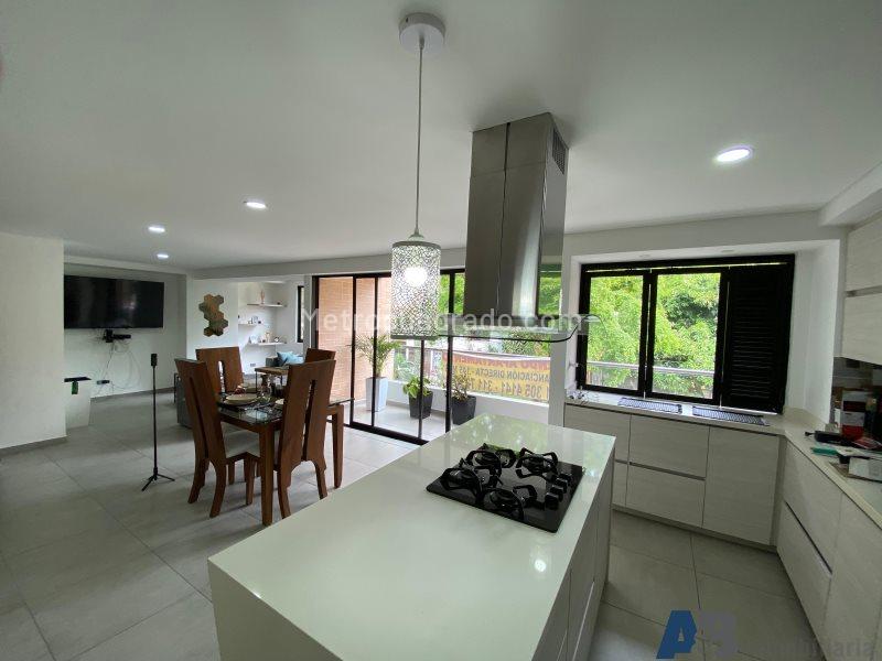 Spacious 3BR Apartment in Belen La Palma - 3