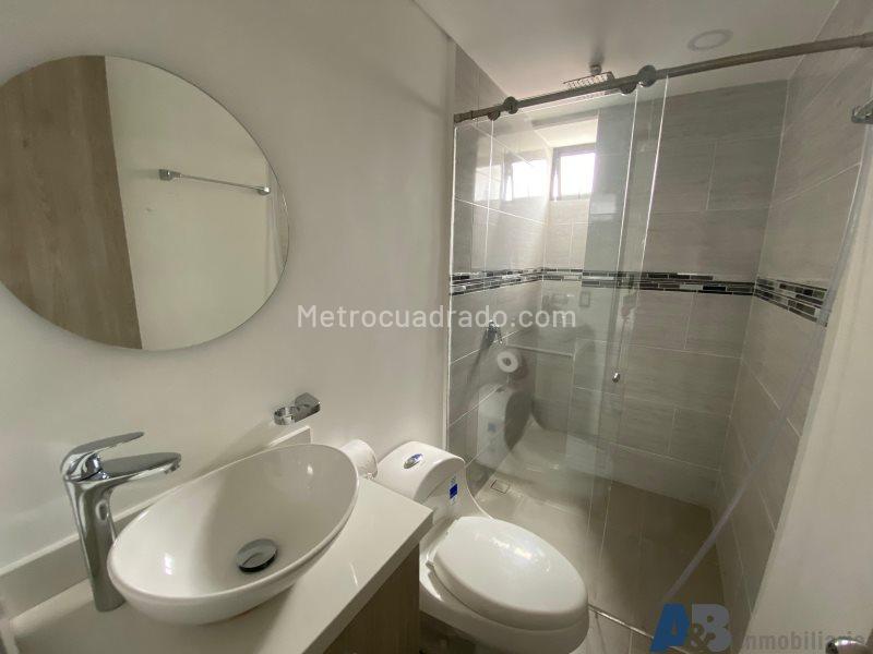 Spacious 3BR Apartment in Belen La Palma - 4