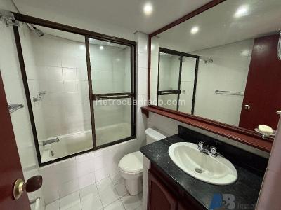 Apartamento de 2 alcobas en arriendo en La Aguacatala, Medellín, 80 m² · foto 13 de 15