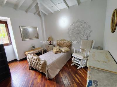 Casa de 4 alcobas en venta en El Poblado, Medellín, 345 m² · foto 10 de 20