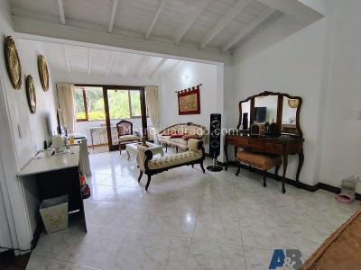 Casa de 4 alcobas en venta en El Poblado, Medellín, 345 m² · foto 14 de 20