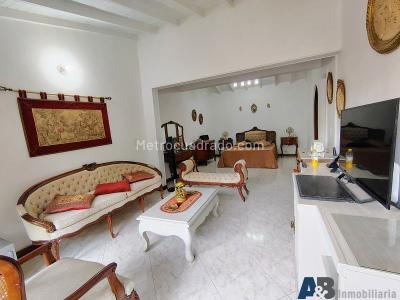 Casa de 4 alcobas en venta en El Poblado, Medellín, 345 m² · foto 15 de 20