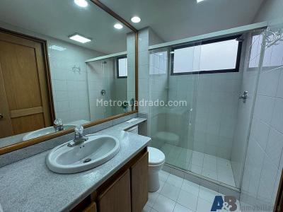 Apartamento en arriendo en El Poblado, Medellín · foto 18 de 20