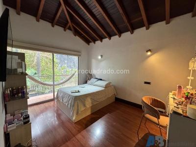 Casa de 4 alcobas en venta en La Doctora, Sabaneta, 470 m² · foto 3 de 20