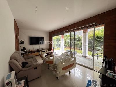 Casa de 4 alcobas en venta en La Doctora, Sabaneta, 470 m² · foto 12 de 20