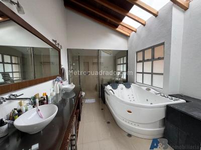 Casa de 4 alcobas en venta en La Doctora, Sabaneta, 470 m² · foto 16 de 20