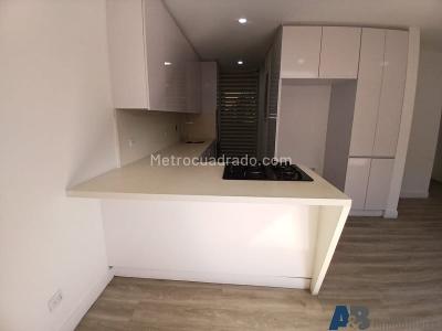 Casa de 3 alcobas en arriendo en Loma Del Chocho, Envigado, 270 m² · foto 7 de 20