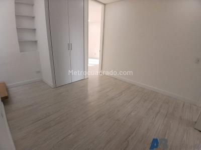 Casa de 3 alcobas en arriendo en Loma Del Chocho, Envigado, 270 m² · foto 11 de 20