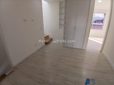 Casa de 3 alcobas en arriendo en Loma Del Chocho, Envigado, 270 m² · foto 12 de 20