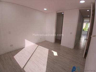 Casa de 3 alcobas en arriendo en Loma Del Chocho, Envigado, 270 m² · foto 14 de 20
