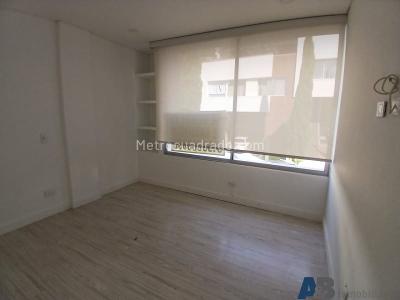 Casa de 3 alcobas en arriendo en Loma Del Chocho, Envigado, 270 m² · foto 17 de 20