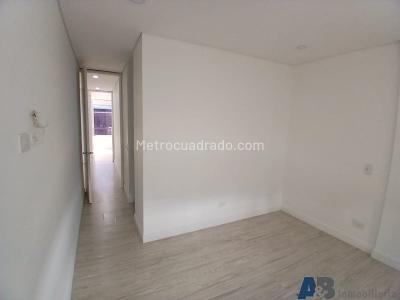 Casa de 3 alcobas en arriendo en Loma Del Chocho, Envigado, 270 m² · foto 18 de 20