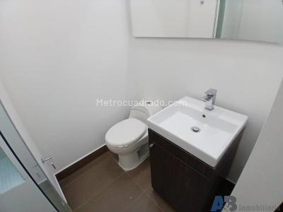Casa de 3 alcobas en arriendo en Loma Del Chocho, Envigado, 270 m² · foto 20 de 20