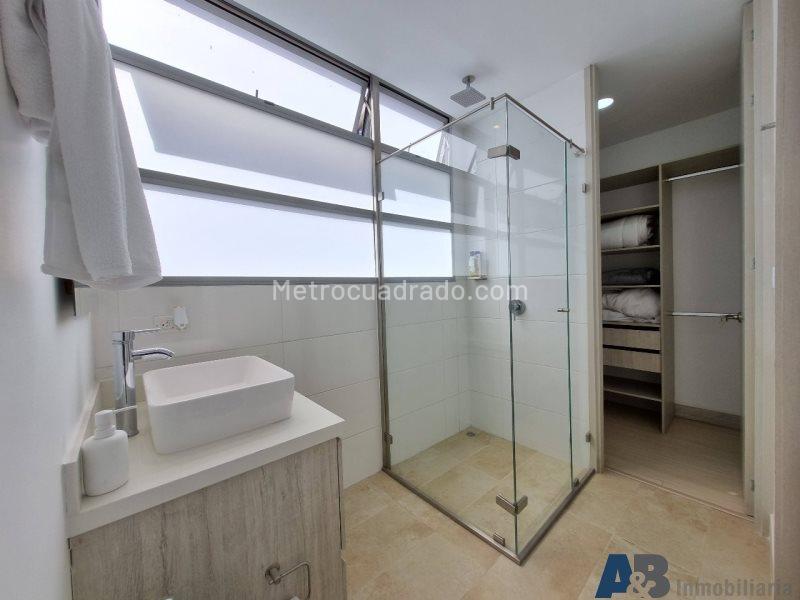 Apartamento de 3 Alcobas con Balcón en Castropol, El Poblado - 7