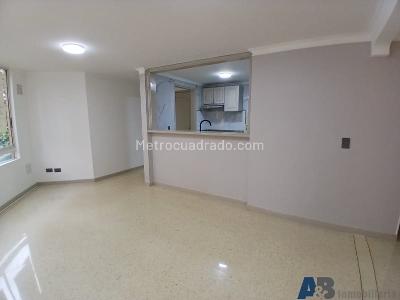Apartamento de 2 alcobas en arriendo en El Poblado, Medellín, 75 m² · foto 4 de 17