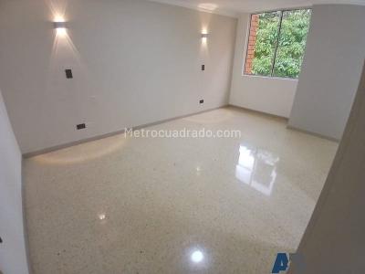 Apartamento de 2 alcobas en arriendo en El Poblado, Medellín, 75 m² · foto 13 de 17