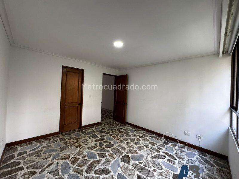 4BR Apartment in El Poblado with Service Room - 2
