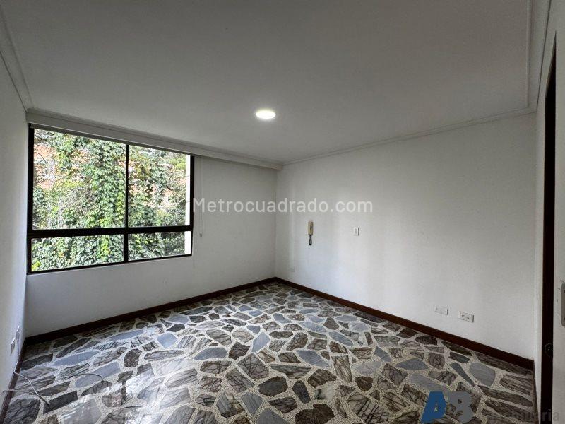 4BR Apartment in El Poblado with Service Room - 3