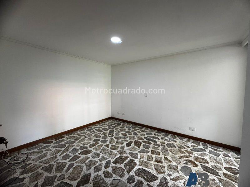 4BR Apartment in El Poblado with Service Room - 4