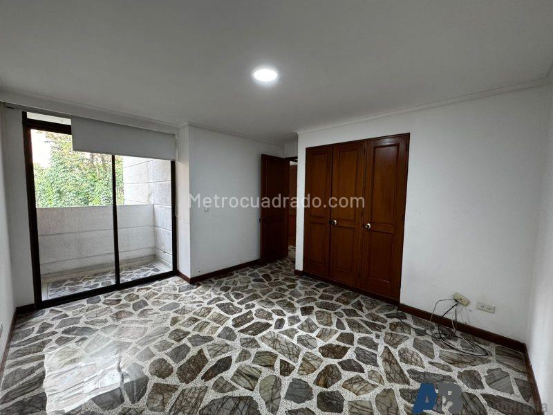 4BR Apartment in El Poblado with Service Room - 5