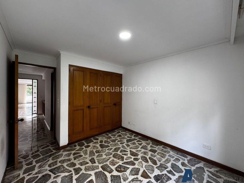 4BR Apartment in El Poblado with Service Room - 6
