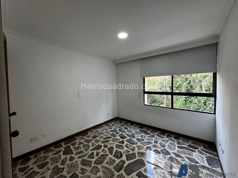 4BR Apartment in El Poblado with Service Room - 7