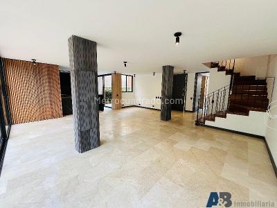Casa de 3 alcobas en arriendo en El Escobero, Envigado, 310 m² · foto 3 de 20