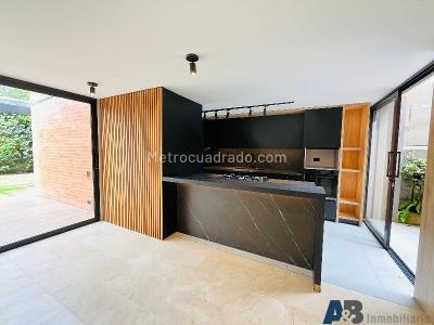 Casa de 3 alcobas en arriendo en El Escobero, Envigado, 310 m² · foto 6 de 20